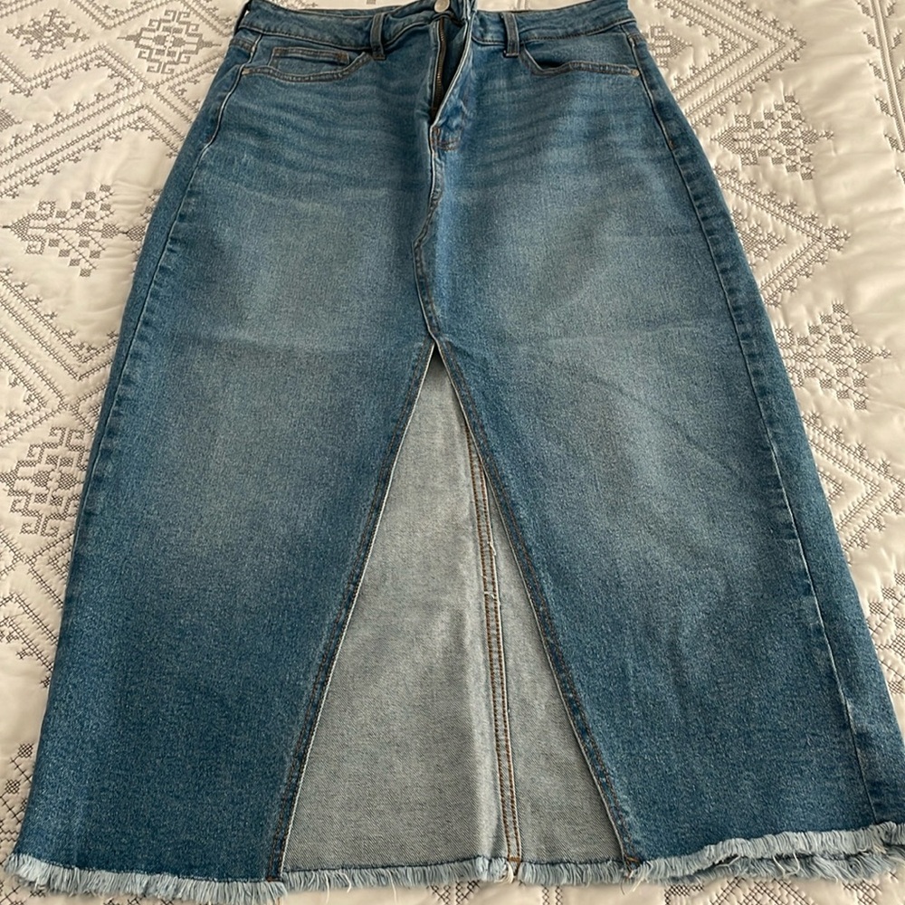 Junior maxi denim skirt